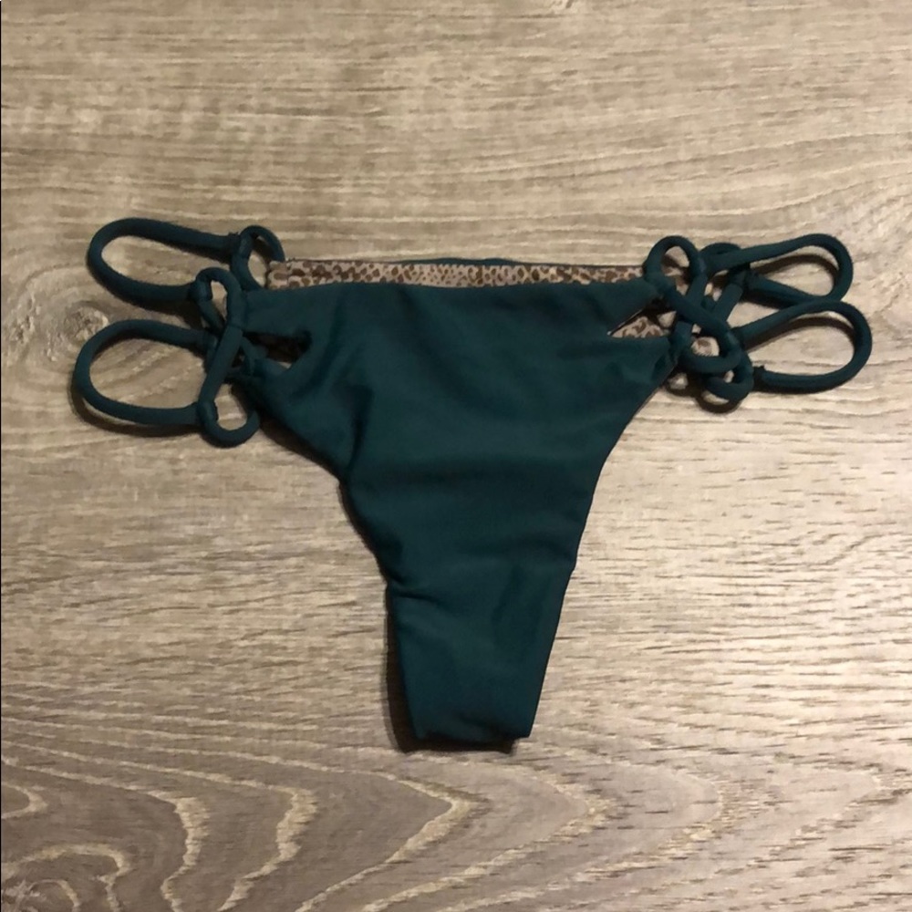 Acacia Molokini bottom in Seaweed